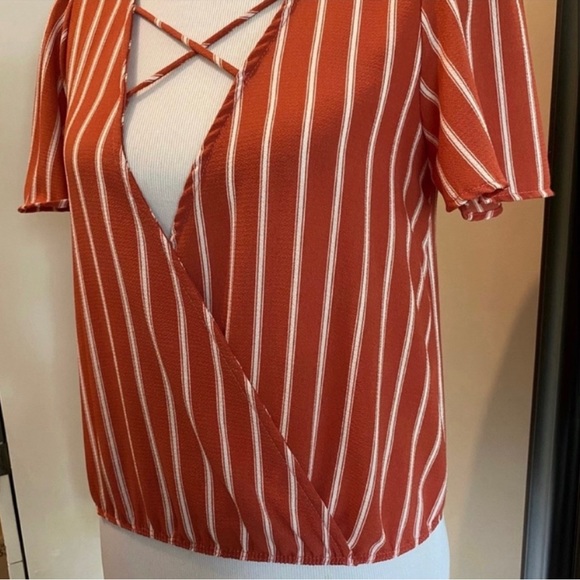 🔴 The Outfit Small Burnt Orange Blouse - Picture 3 of 7